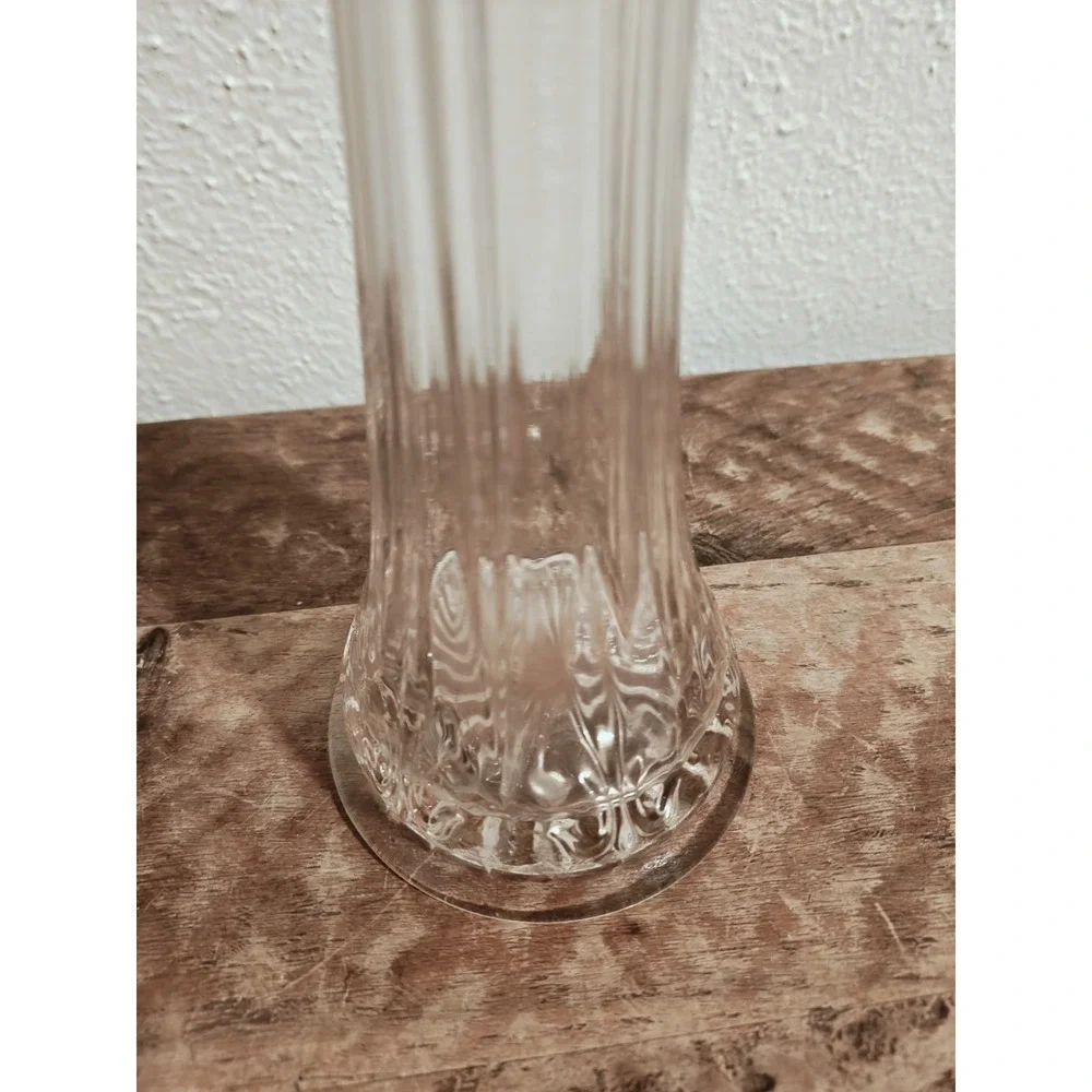 Vintage Clear Swung Glass Vase With Side Ribs Swing Style Petals